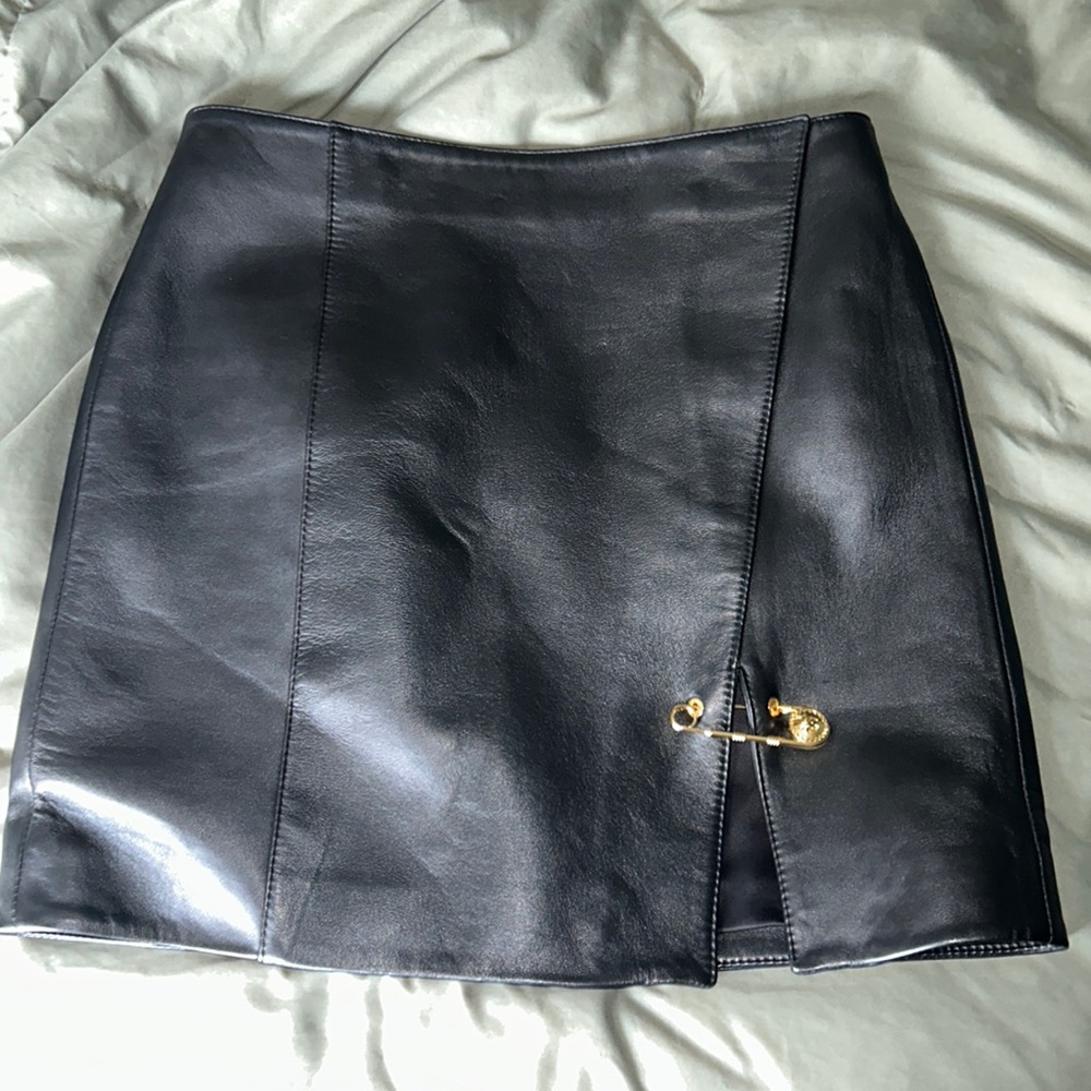 Versace Leather mini skirt 🥷🏽